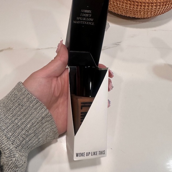 NEW Il Makiage Woke Up Like This Foundation - Picture 8 of 9